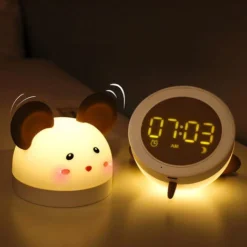 Veilleuse Enfant 3-en-1 Réveil Et Veilleuse 7 Couleurs LED Luminosité Réglable Avec Télécommande USB Rechargeable Veilleuse Bébé