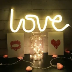 Néon Love Signs Light LED Amour Art Décoratif Signe De Chapiteau - Décoration Murale / Décoration De Table Pour Fête De Mariage Salle Enfants Salon Maison Bar Pub Hôtel Plage Récréatif, (Blanc Chaud)